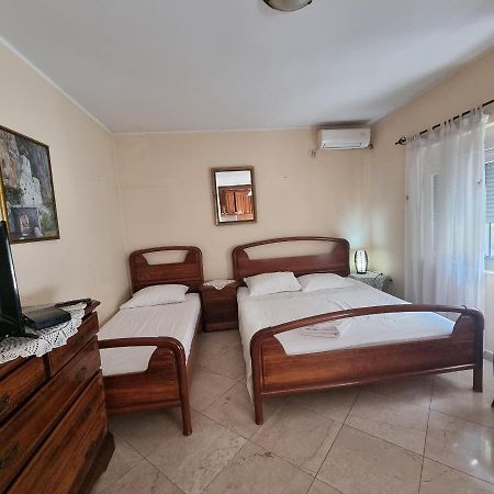 Apartment On The Shore Of The Bay Of Kotor With Free Wi-Fi Bagian luar foto